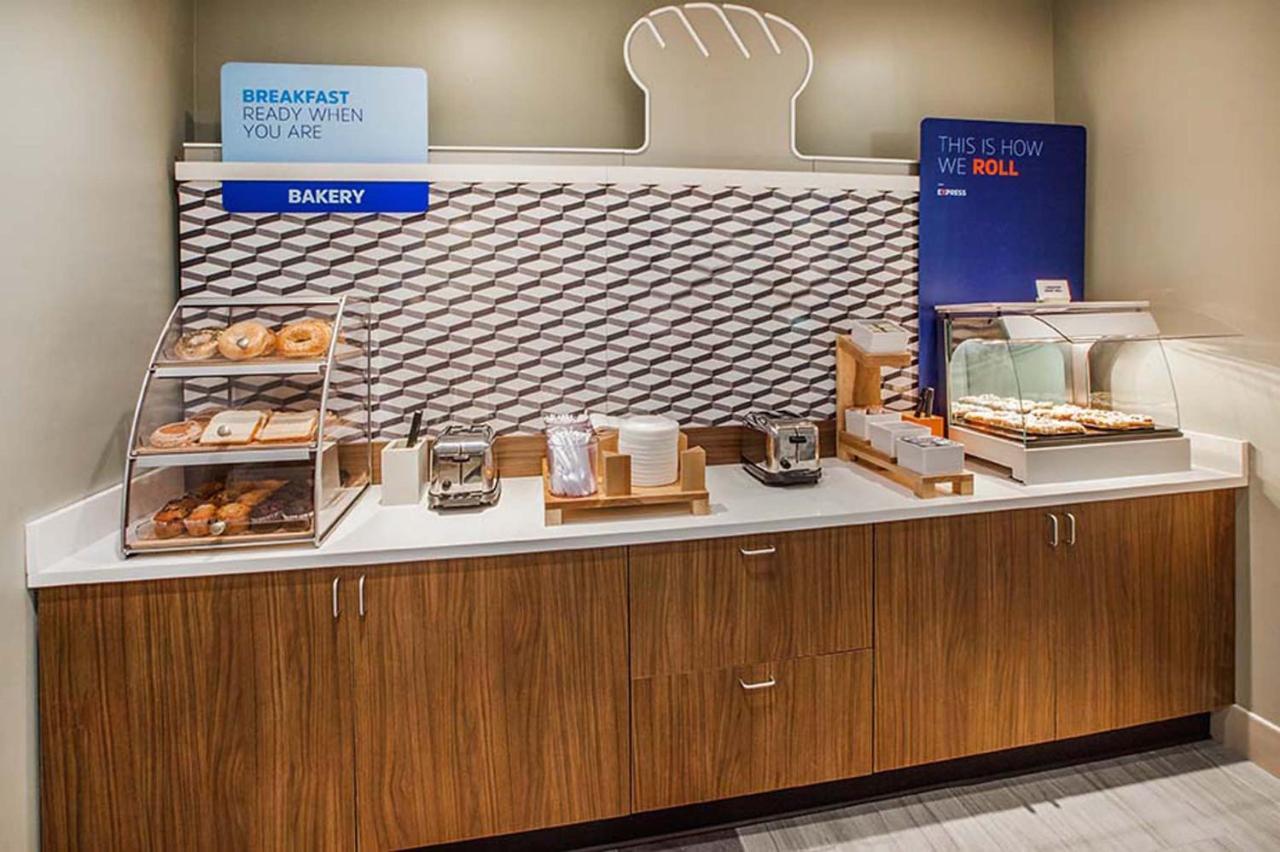 Holiday Inn Express Hotels Biddeford By Ihg Экстерьер фото